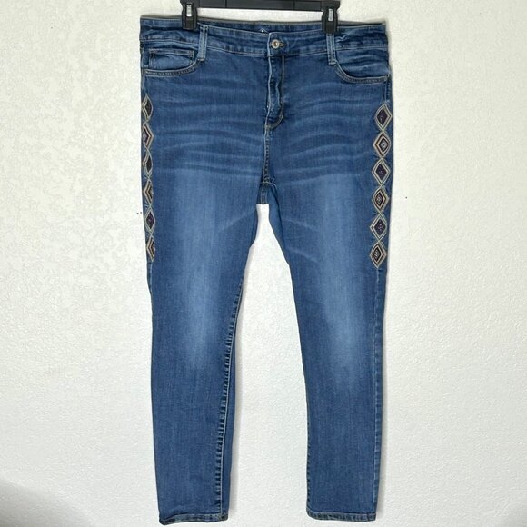 St John's Bay Women's Skinny Leg size 18 Embroidered Blue Jeans - Picture 6 of 15